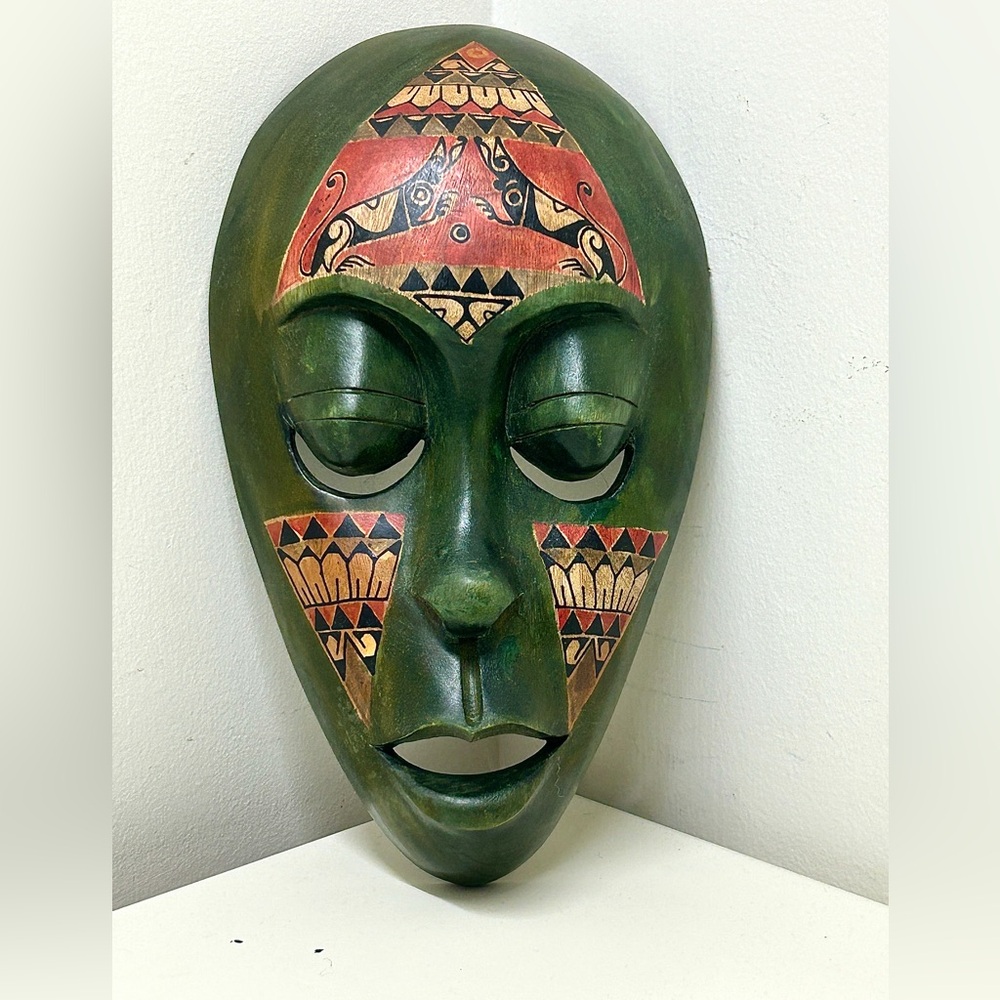 Vtg Artisan Hand Crafted Painted Carved Wooden Decorative Malaysian Face Mask